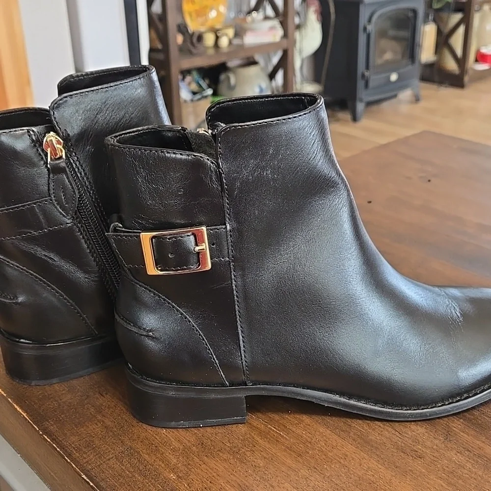 Talbots Tish Buckle Leather Ankle Boots Black With Gold Tone Hardware Womens 7.5